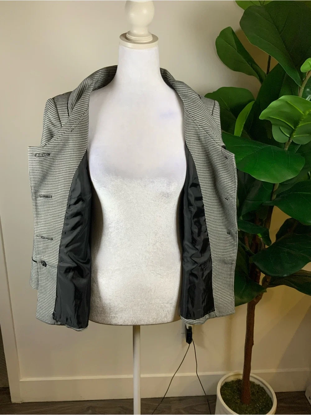 Jones New York Black and White Checked Peplum Blazer